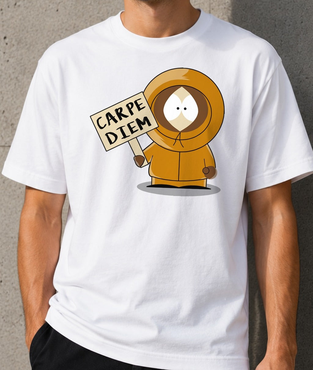 Camiseta Carpe Diem – Kenny de South Park (blanca)