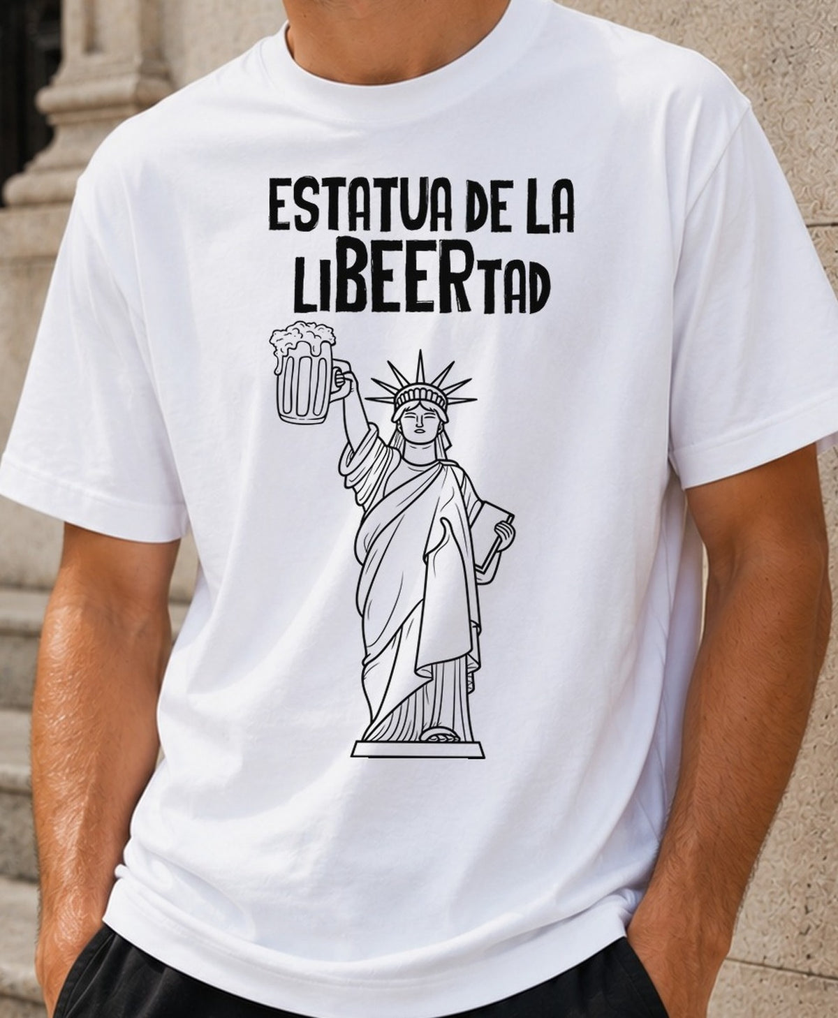 Camiseta Estatua de la Libeertad – Regalo para amantes de la cerveza (blanca)