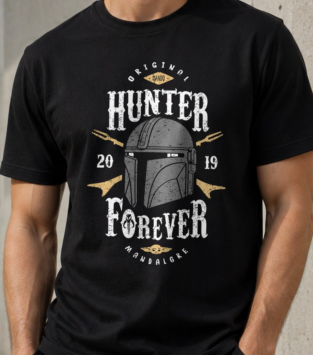 Camiseta Hunter Forever – Cazarrecompensas Galáctico (negra)