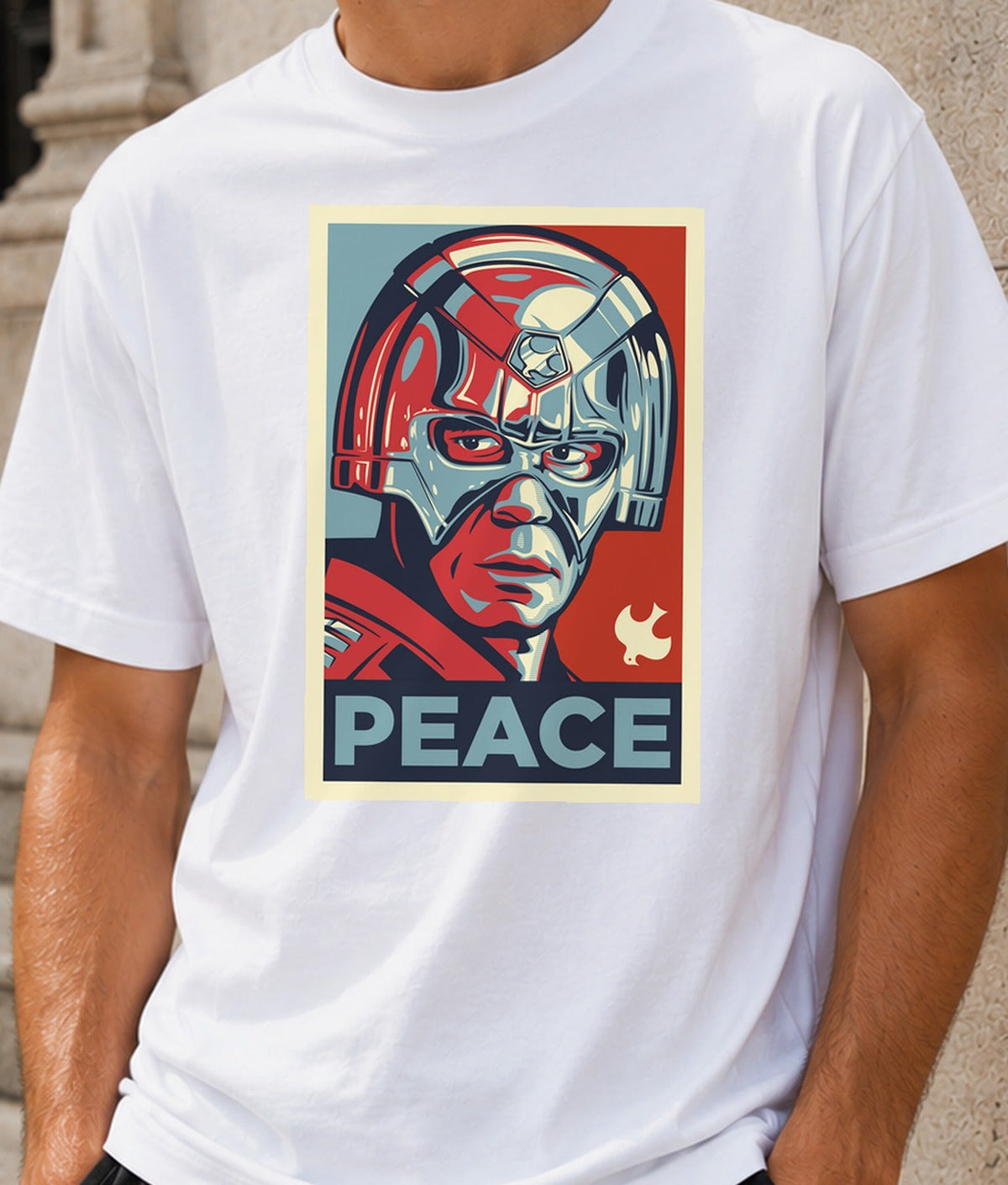 Camiseta Peace – Guerrero Futurista Estilo Póster Político (blanca)