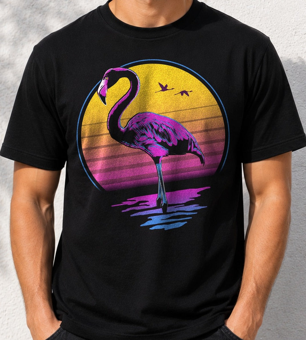 Camiseta Rad Flamingo – Flamenco Retro Synthwave (negra)