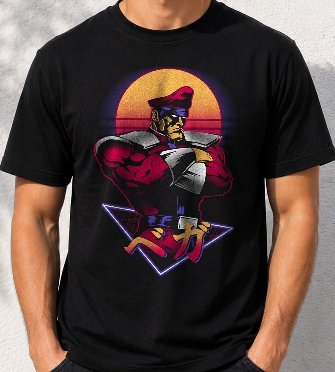 Camiseta Retro Dictator – M. Bison de Street Fighter (negra)