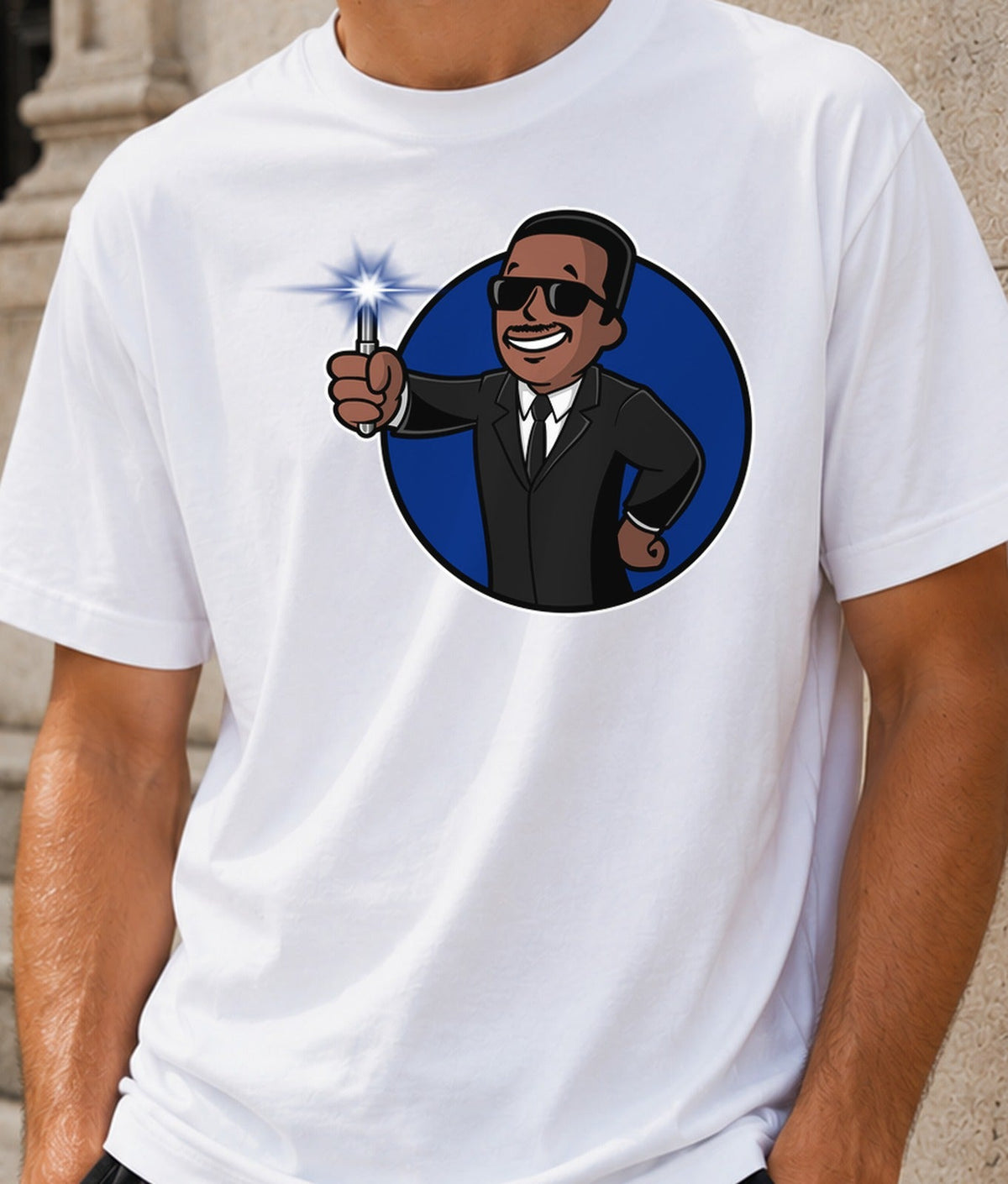 Camiseta Vault Agent – Agente Secreto con Flash Borramemorias (blanca)