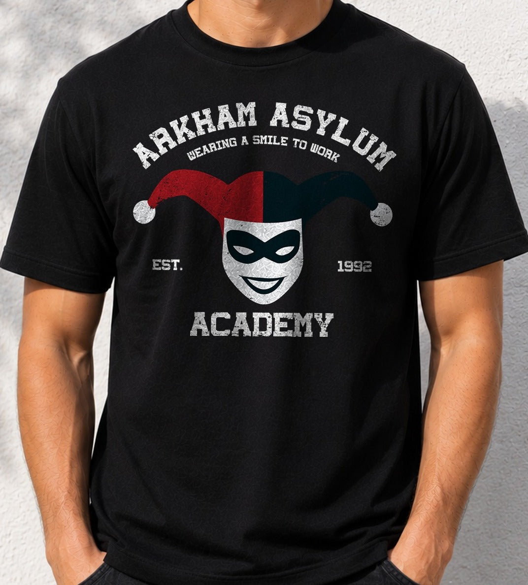 Camiseta Wear a Smile – Harley Quinn de Batman (negra)