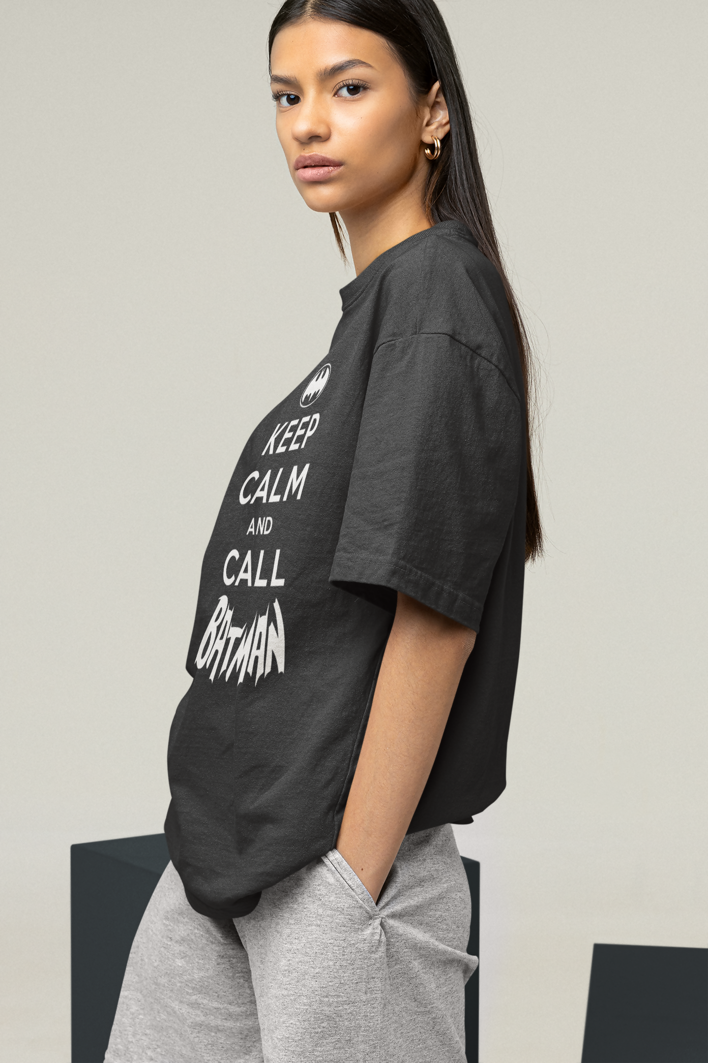 mockup-of-a-tall-woman-wearing-an-oversized-t-shirt-with-customizable-sleeves-m26157