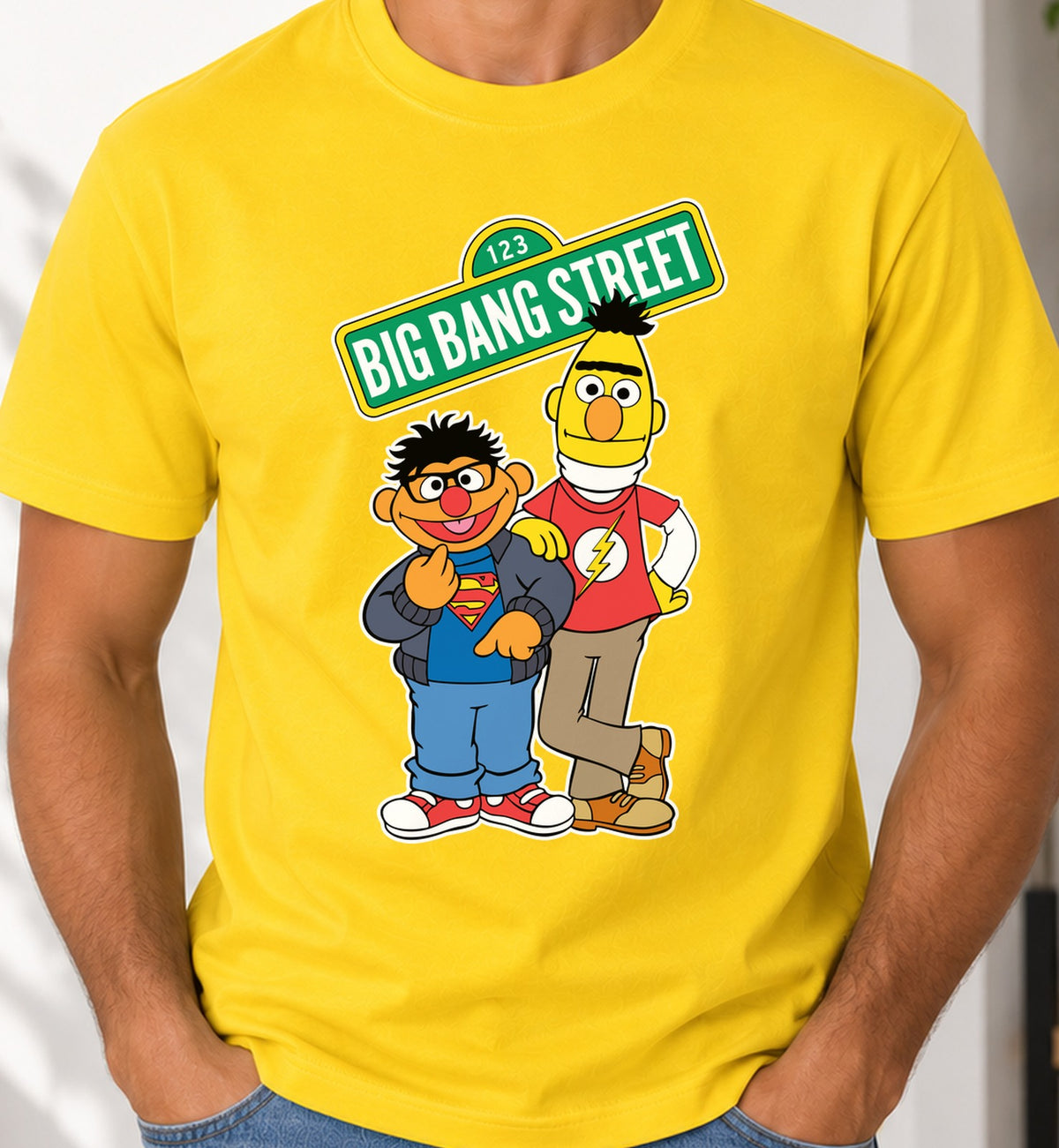 Camiseta Big Bang Muppets – Parodia de Barrio Sésamo y Big Bang Theory (amarilla)
