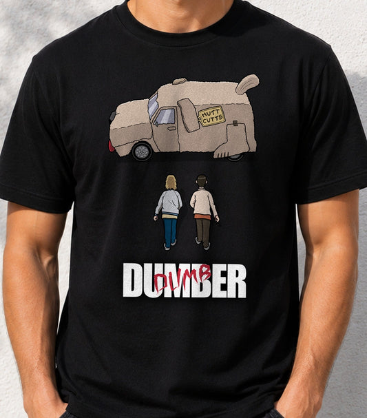 Camiseta Akira Dumber – Comedia y Furgoneta Peluda de los 90 (negra)
