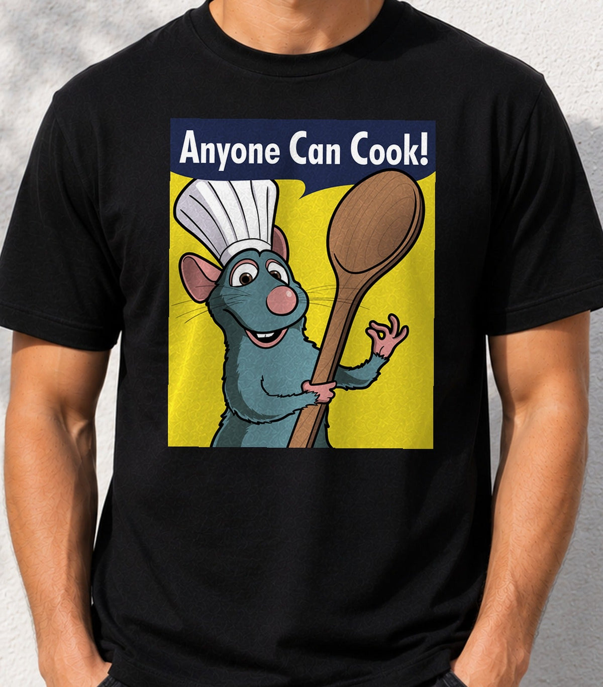 Camiseta Anyone Can Cook – Rata Cocinera de Animación (negra)