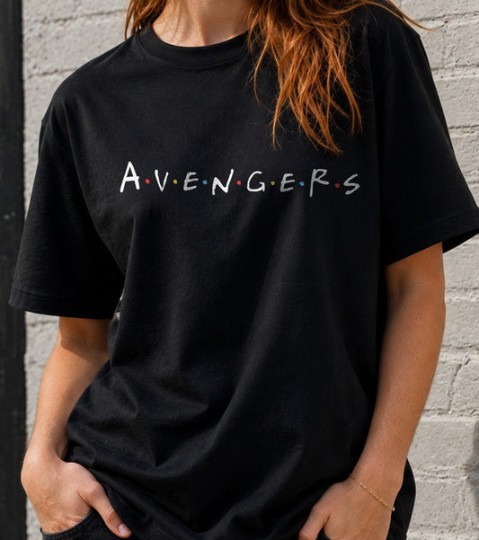 Camiseta Avengers - Friends – Parodia Marvel (negra)