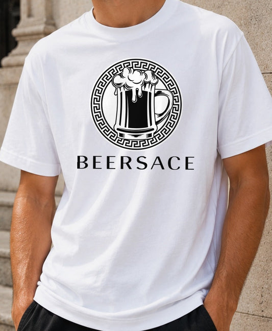 Camiseta Beersace – Parodia cervecera para amantes de la moda (blanca)