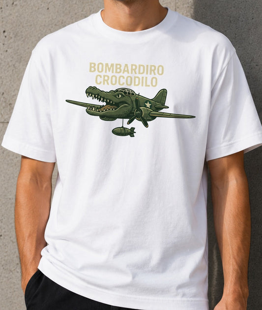 Camiseta Bombardiro Crocodilo – Meme Italian Brainrot (blanca)