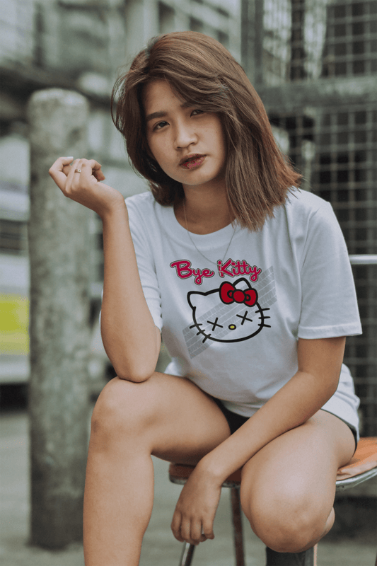 Camiseta Bye Kitty - El Cajón Friki