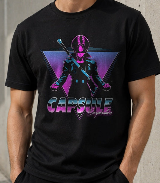 Camiseta Capsule Corp v2 – Trunks de Dragon Ball Z (negra)