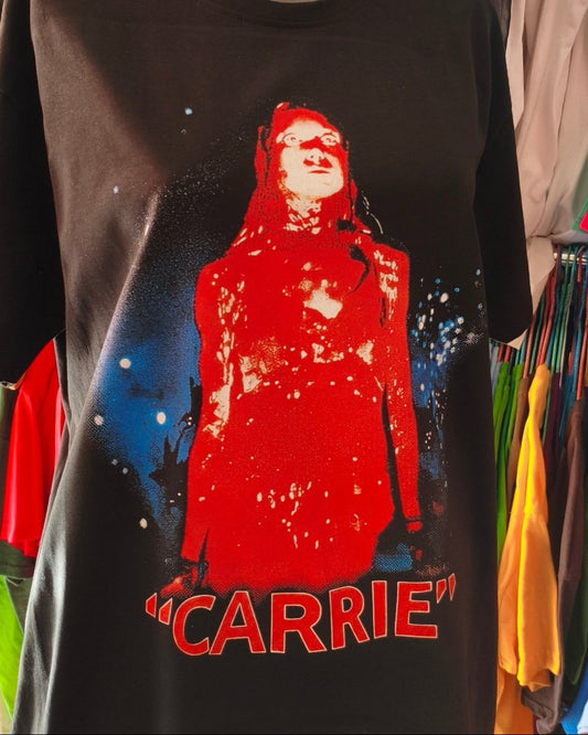 Camiseta CARRIE Culto Cine Terror - Edición Limitada - El Cajón Friki