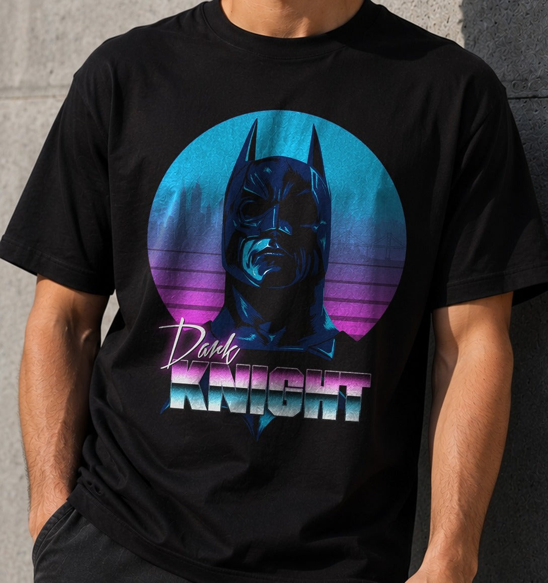Camiseta Dark Knight – Batman Synthwave (negra)