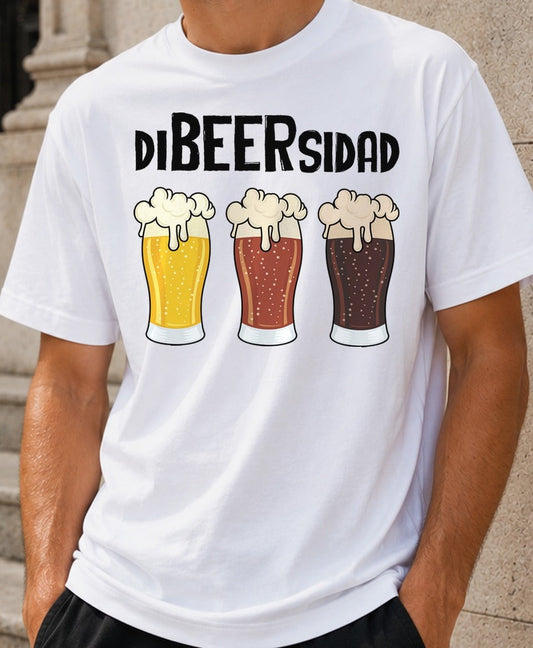 Camiseta DiBEERsidad – Regalo para amantes de la cerveza (blanca)