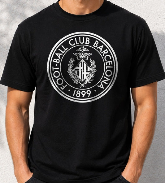 Camiseta FC Barcelona 1899 – Escudo Retro (negra)