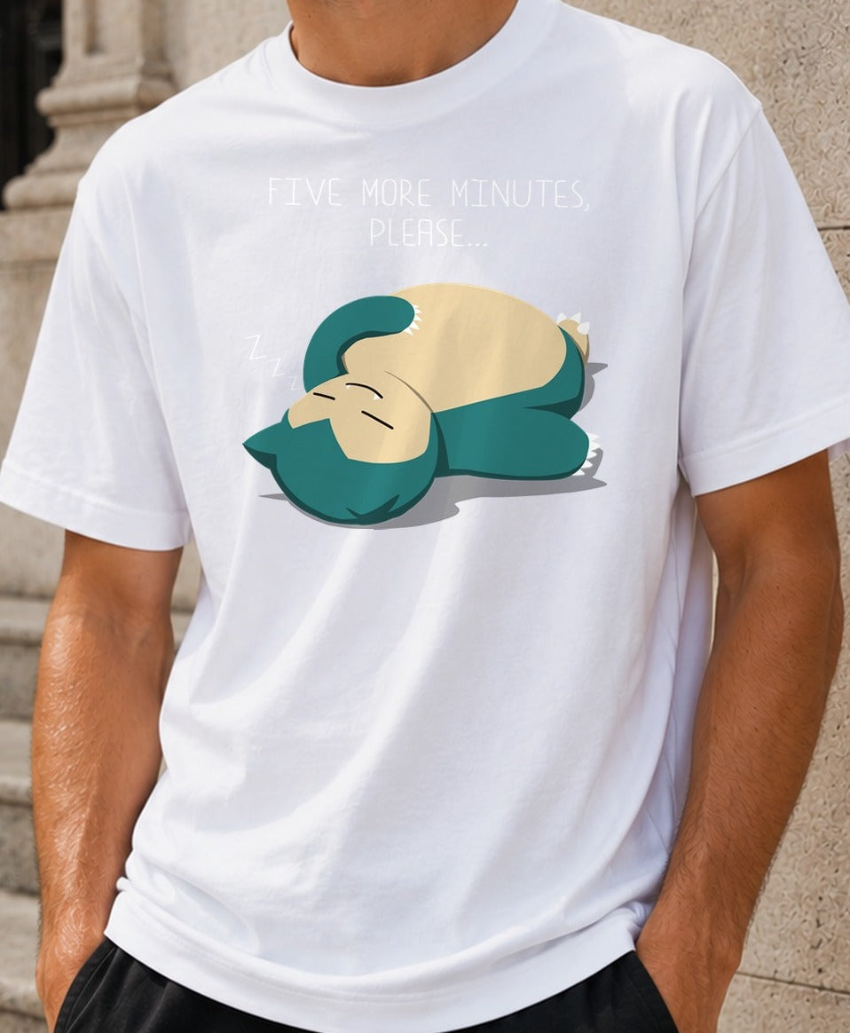 Camiseta Five More Minutes, Please – Snorlax de Pokémon (blanca)