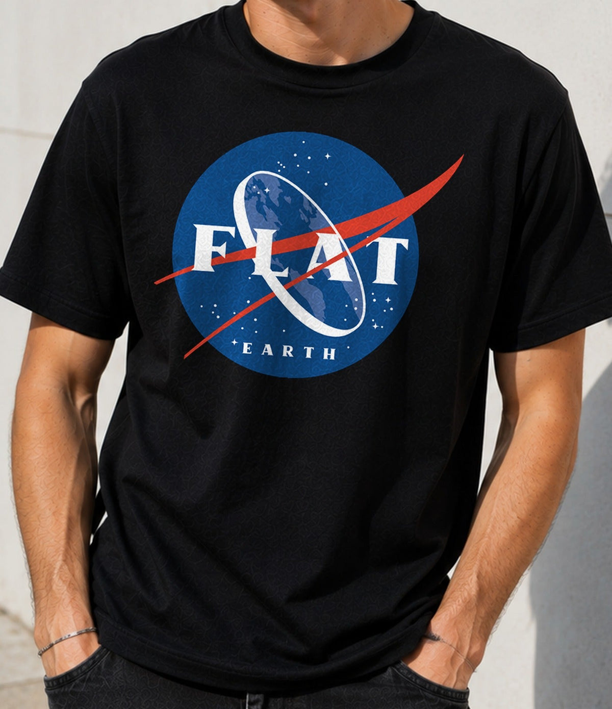 Camiseta Flat Earth – Parodia Terraplanista del Logo Espacial (negra)