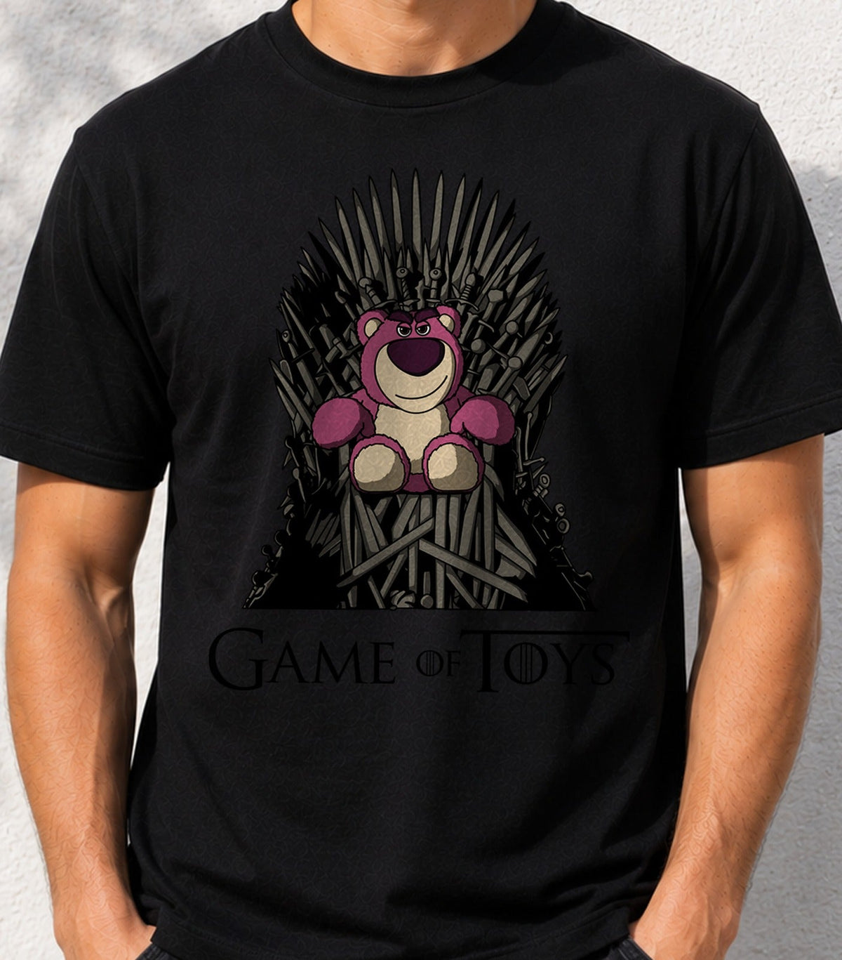 Camiseta Game of Toys – Oso de Peluche en el Trono de Espadas (negra)