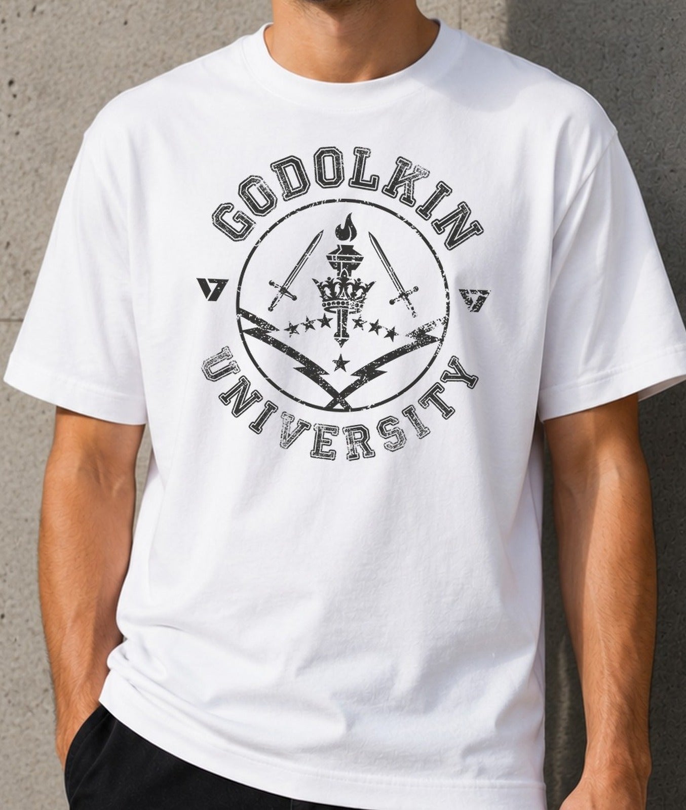 Camiseta Godolkin University – The Boys (blanca)