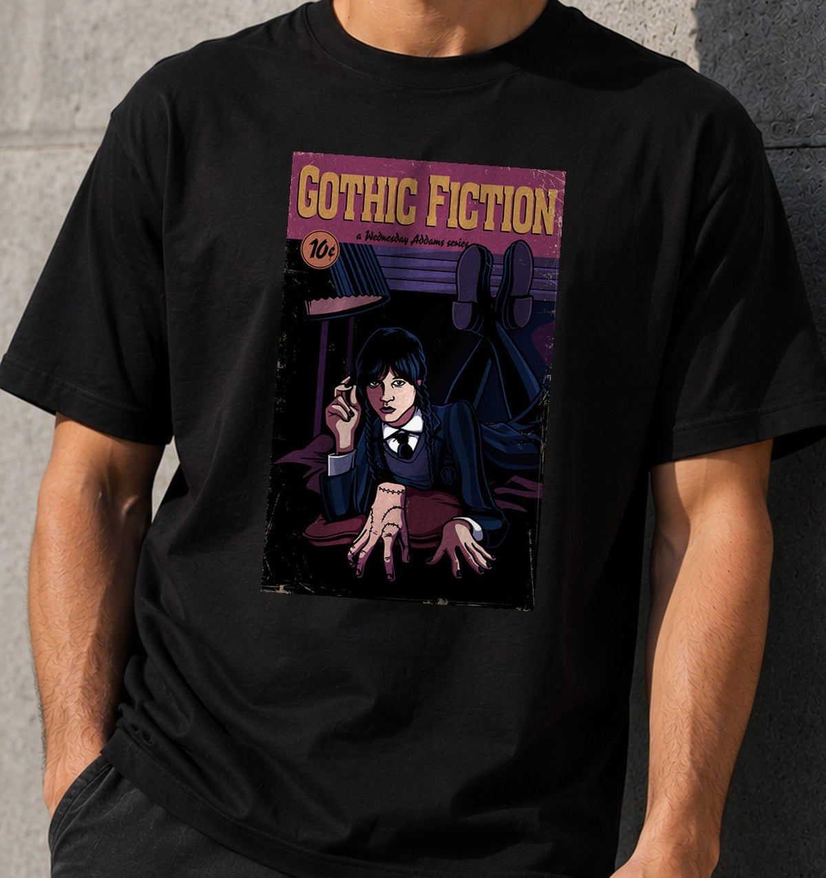 Camiseta Gothic Fiction – Colegiala Gótica y Cómic Pulp (negra)