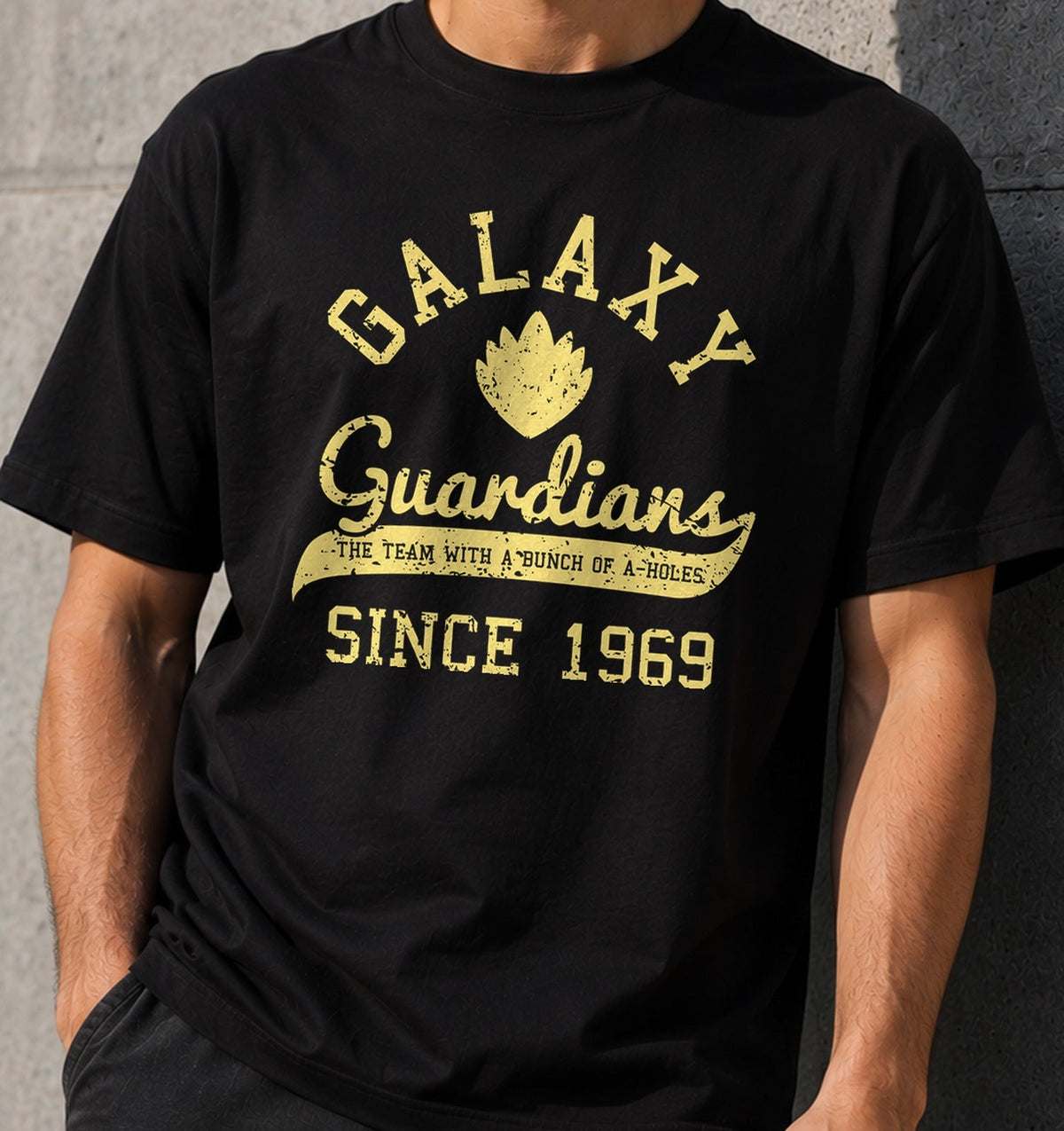 Camiseta Guardians Since 1969 – Equipo Espacial de Cómic Retro (negra)