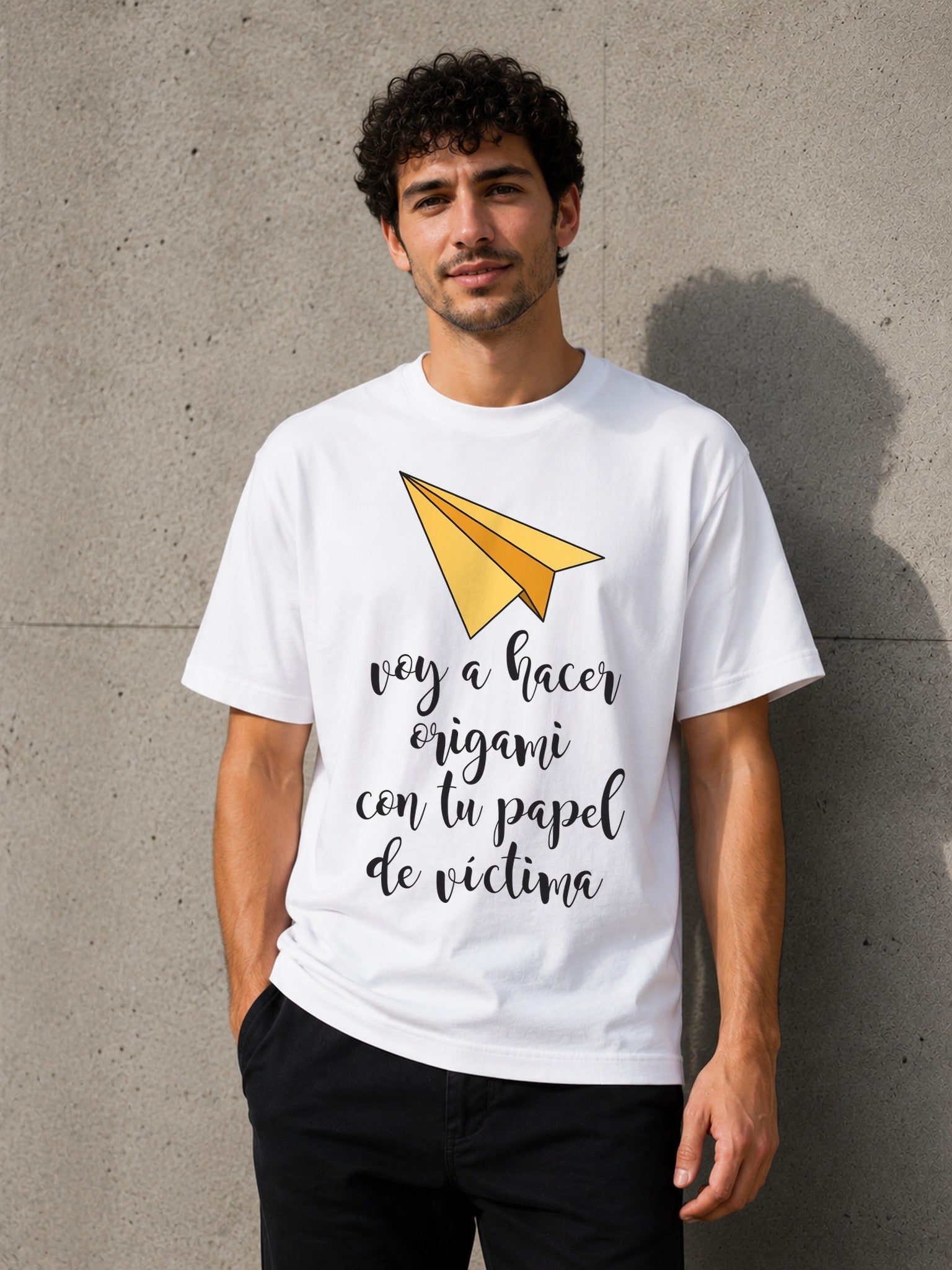 Camiseta con el diseño Hacer Origami Avión – Regalo con humor ácido, de Paranoia Records