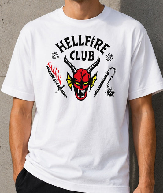 Camiseta Hellfire Club – Stranger Things (blanca)