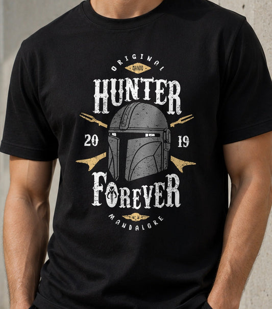 Camiseta Hunter Forever – Cazarrecompensas Galáctico (negra)