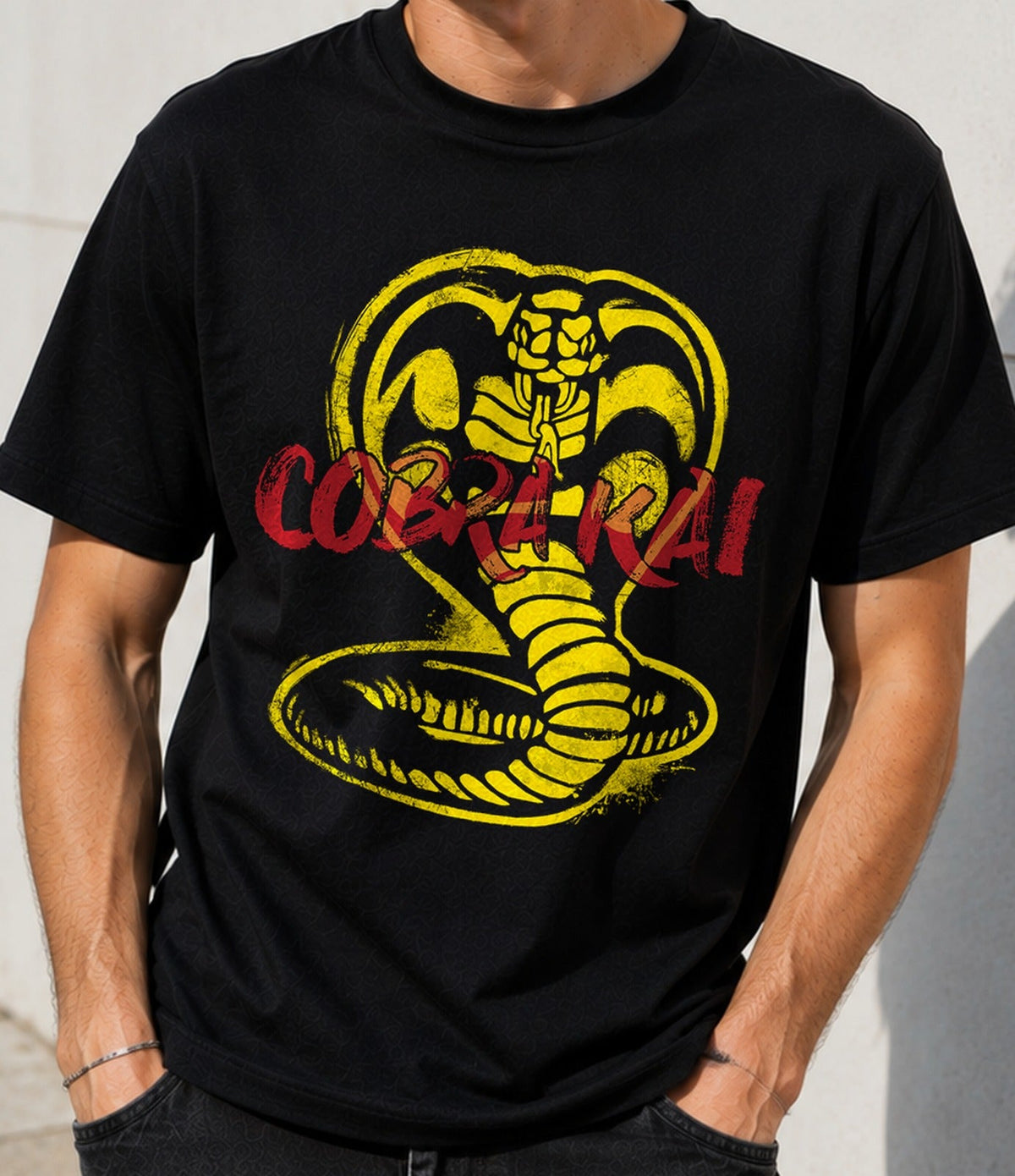 Camiseta Karate Cobra – Serie de Kárate y Artes Marciales (negra)