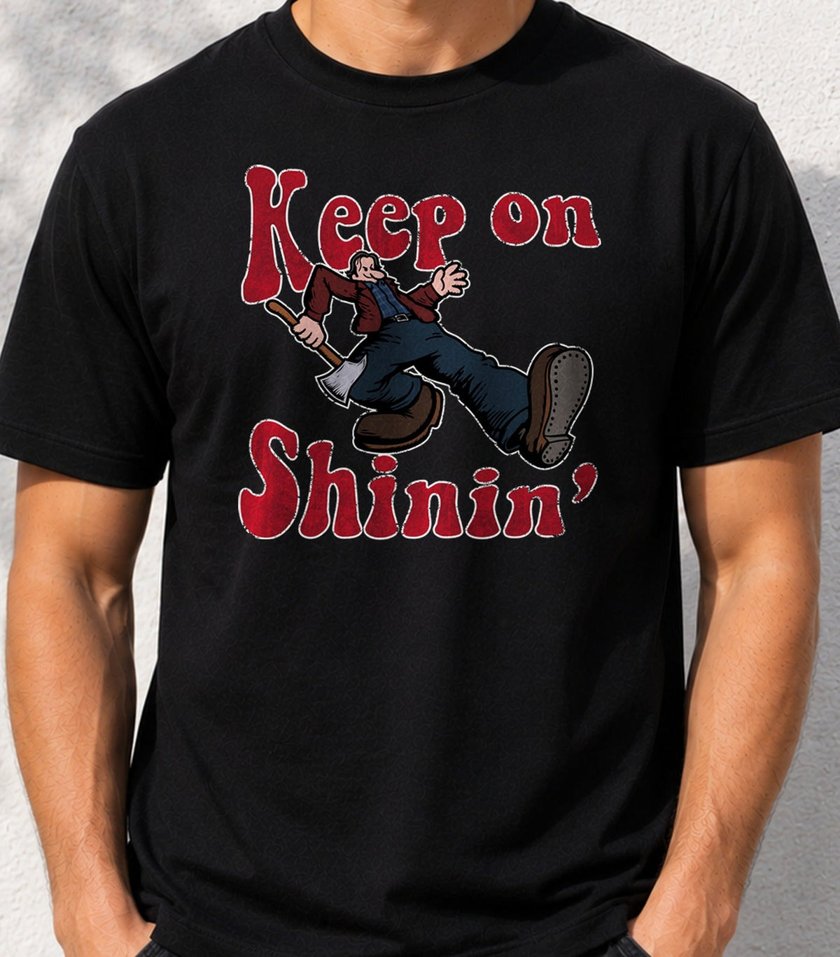 Camiseta Keep on Shinin' – Terror Clásico de Hotel Embrujado (negra)