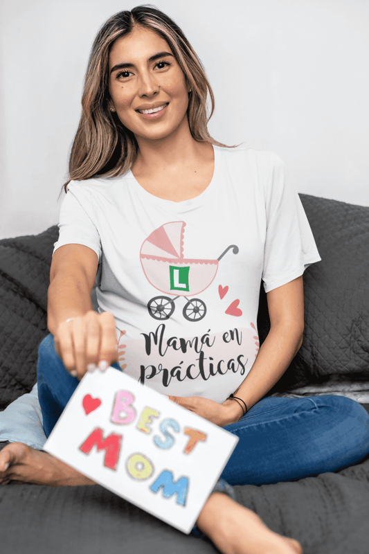 Camiseta Mamá en prácticas - El Cajón Friki