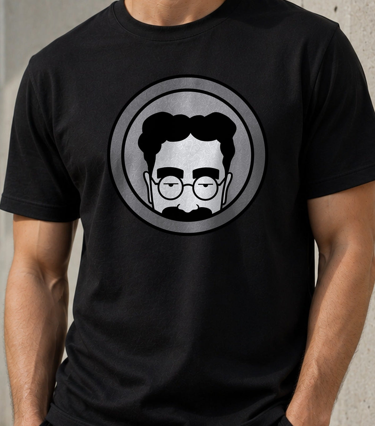 Camiseta Marx cabin – Retrato con Bigote y Guiño Fonético (negra)
