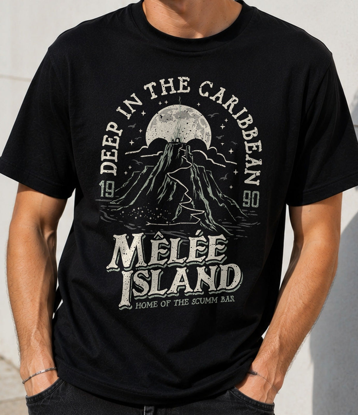 Camiseta Mêlée Island – Aventura Pirata de los 90 (negra)