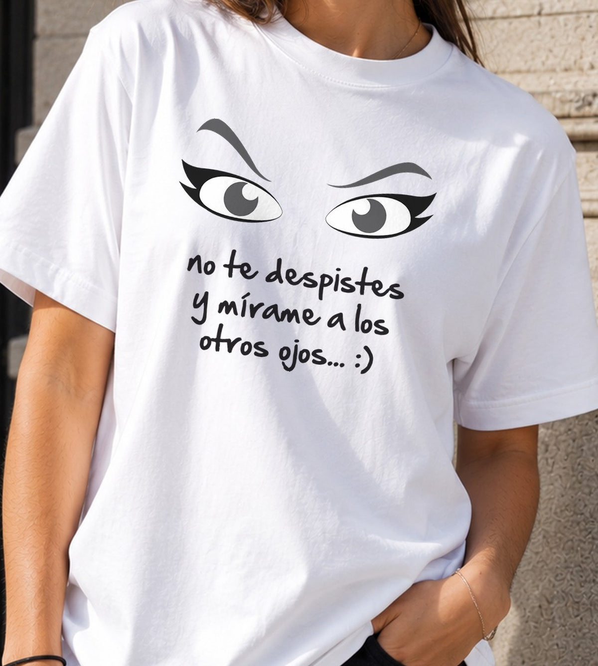 Camiseta Mírame a los Ojos – Humor con Doble Sentido (blanca)