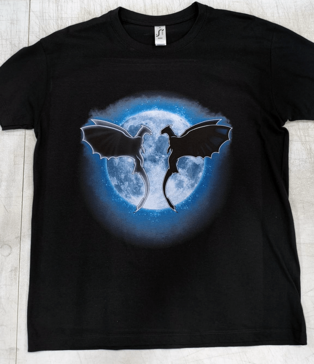 Camiseta Moon Dragons Outlet - El Cajón Friki