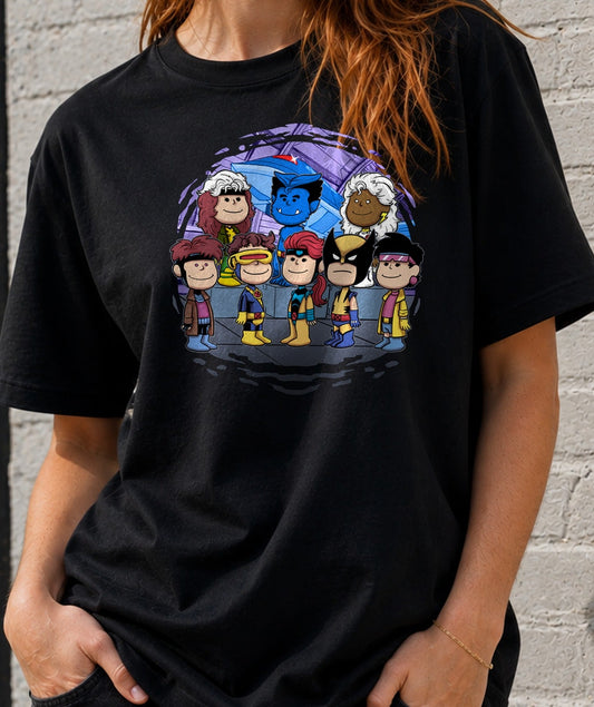 Camiseta Mutant Friends – Superhéroes Mutantes en Clave Infantil (negra)