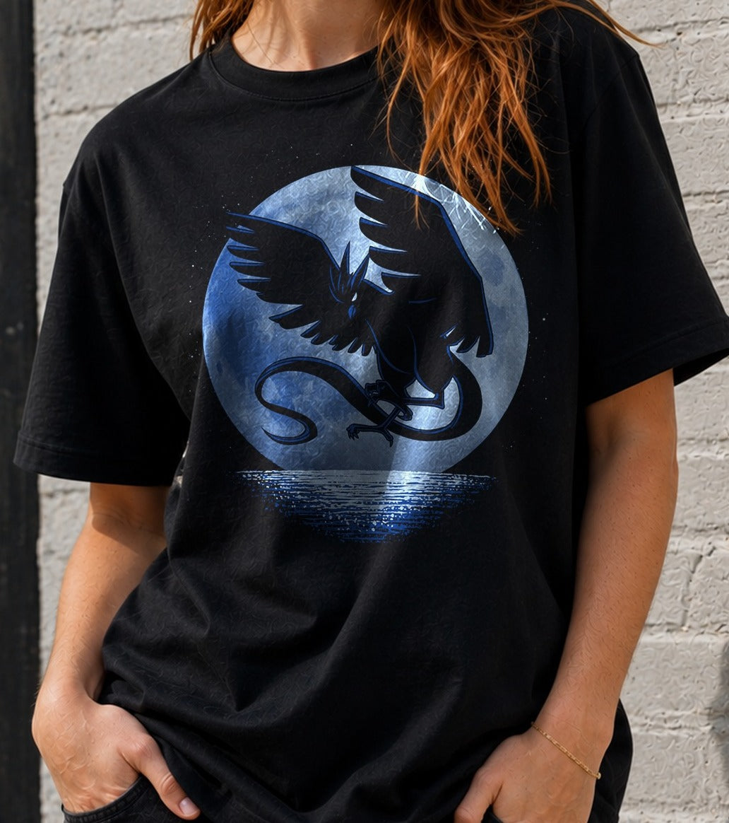 Camiseta Mystic under the moon – Articuno de Pokémon (negra)