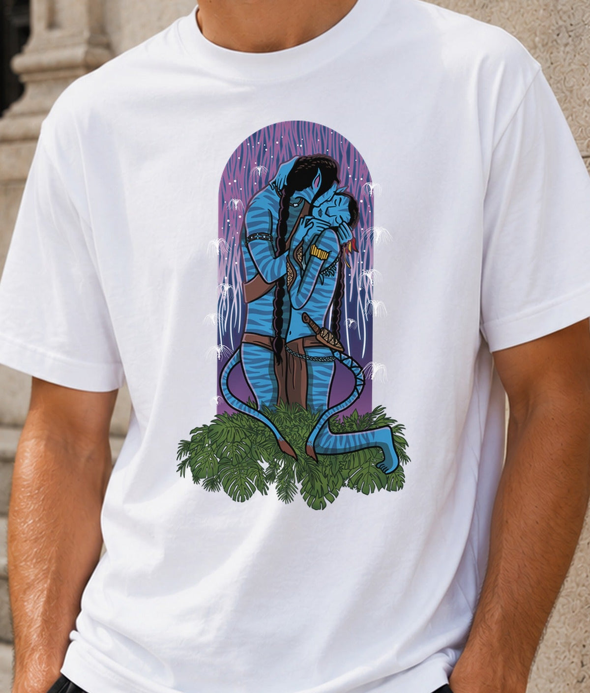 Camiseta Na'vi Kiss – Beso Alienígena en la Selva (blanca)