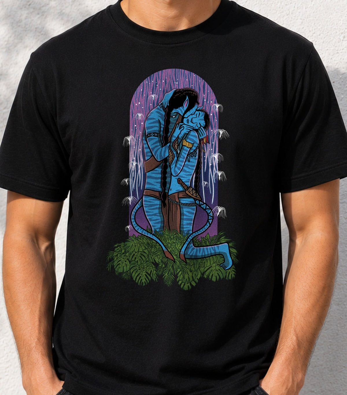 Camiseta Na'vi Kiss – Beso Alienígena en la Selva (negra)