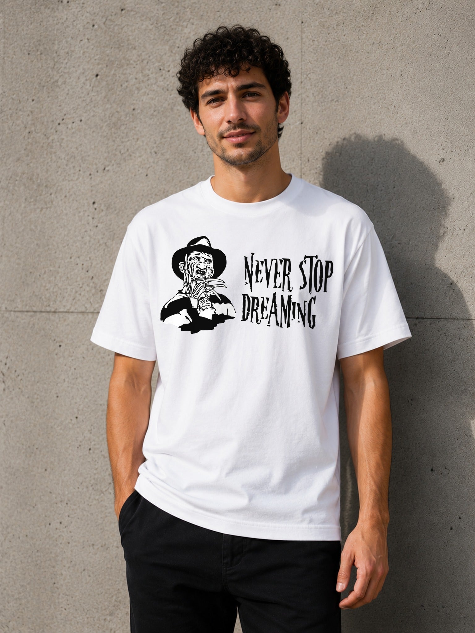 Camiseta con el diseño Never Stop Dreaming – Freddy Krueger, de Paranoia Records