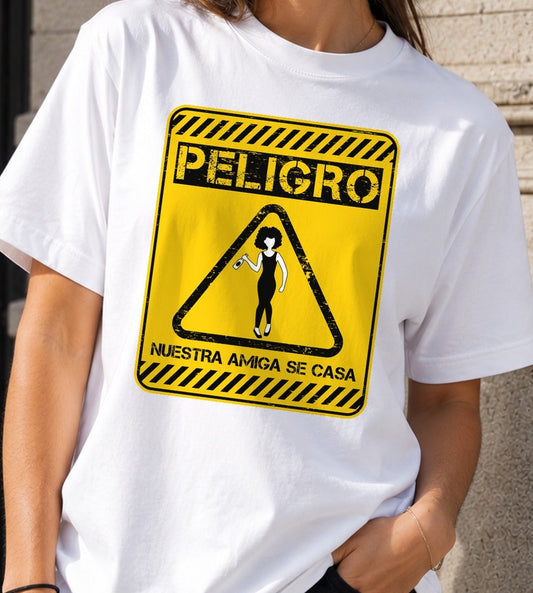 Camiseta Nuestra Amiga Se Casa – Despedida de Soltera (blanca)