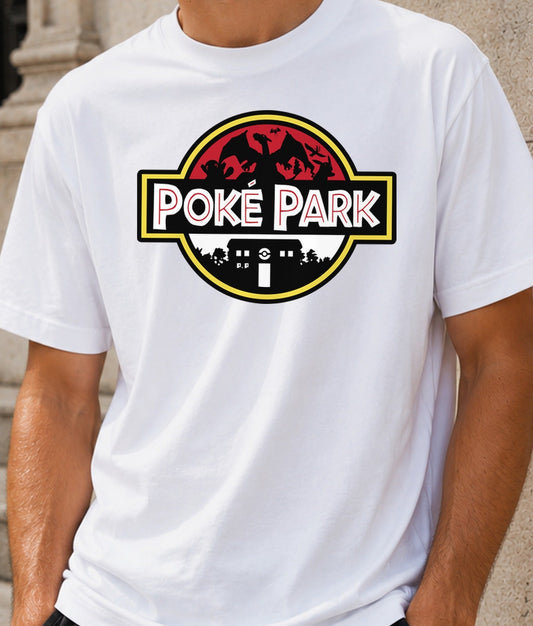 Camiseta Poke Park – Parque de Dinosaurios y Criaturas de Bolsillo (blanca)