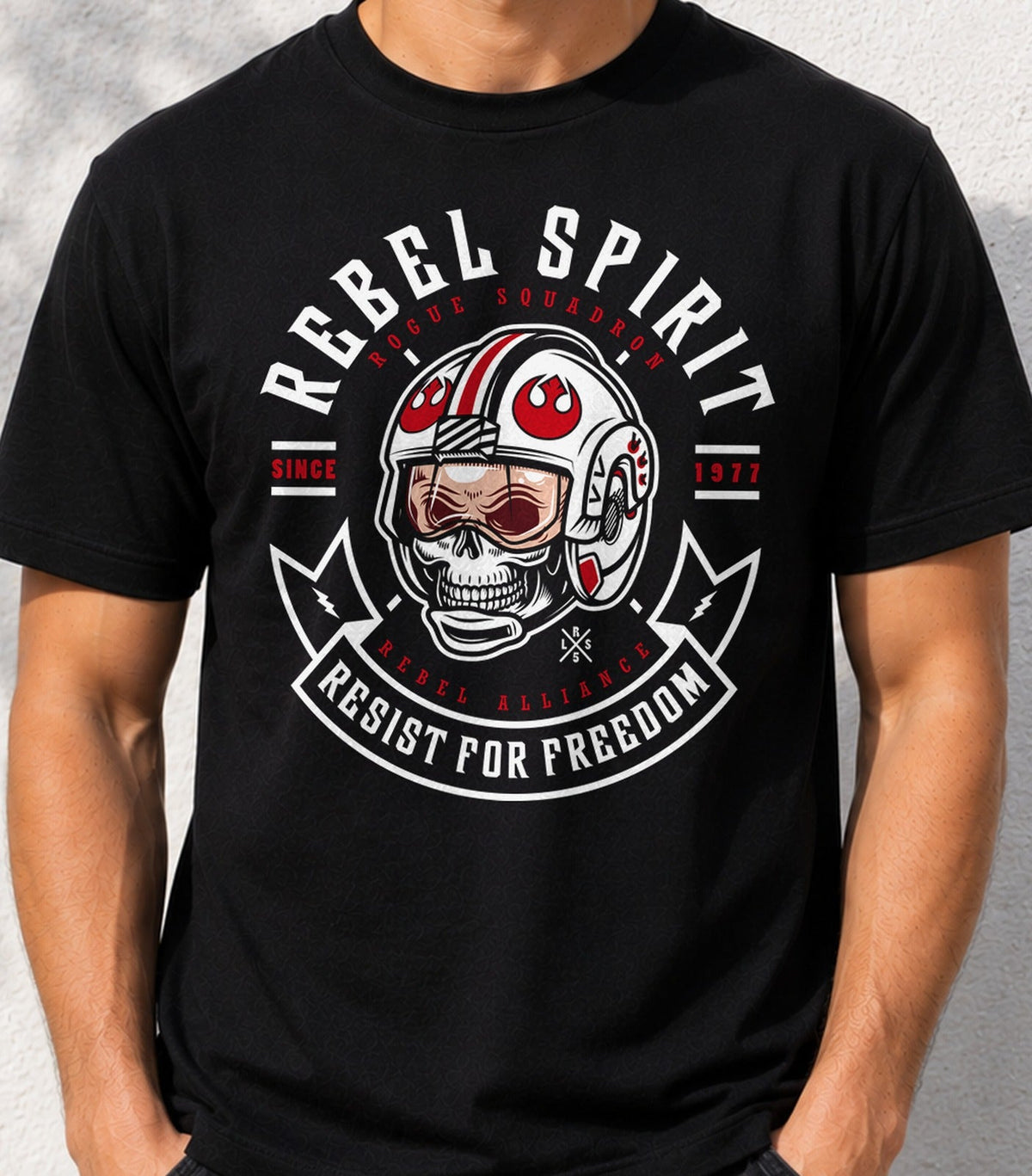 Camiseta Rebel Since 1977 – Piloto Espacial Rebelde Vintage (negra)