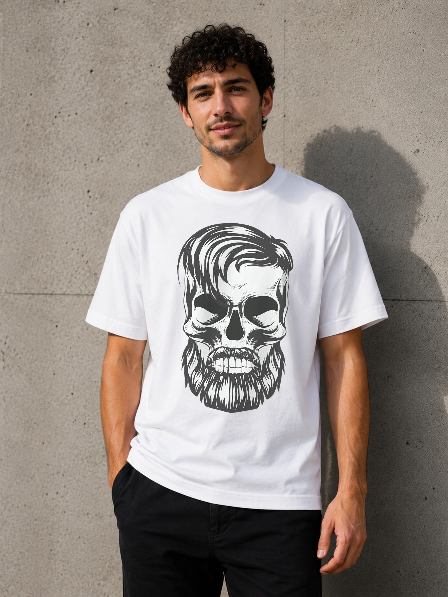 Camiseta con el diseño Skull Buccaneer – Calavera con barba para amantes del rock, de Paranoia Records