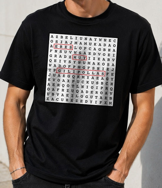 Camiseta Sopa de Letras – Regalo con Insulto Camuflado (negra)