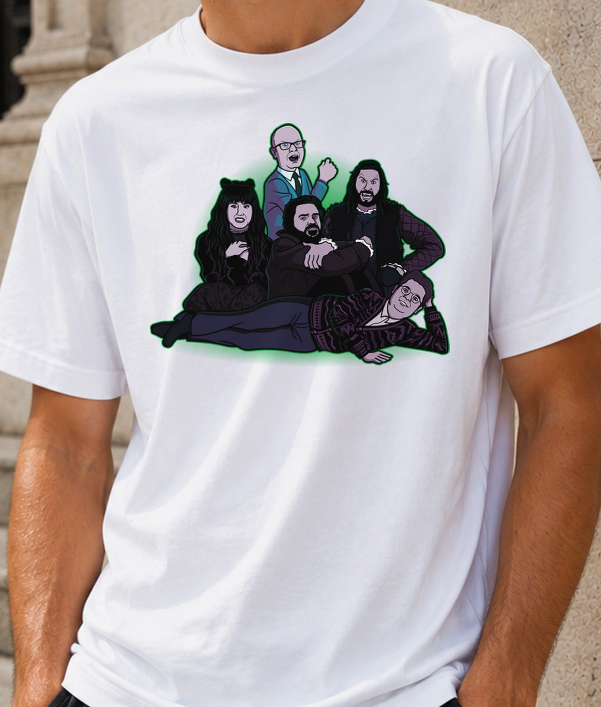 Camiseta The Shadows Club – Vampiros Compartiendo Piso (blanca)