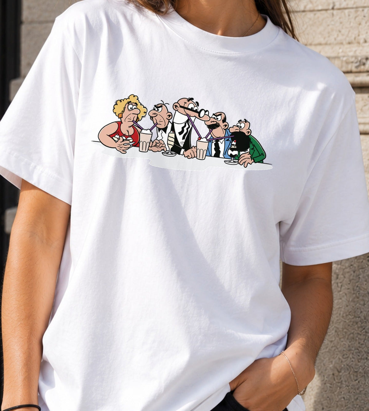 Camiseta TIA friends – Parodia de Cómic Español y Serie de Amigos (blanca)