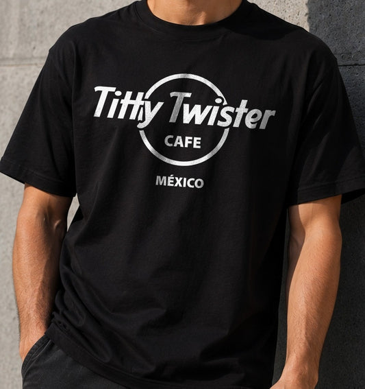 Camiseta Titty Twister Cafe – Abierto Hasta el Amanecer (negra)